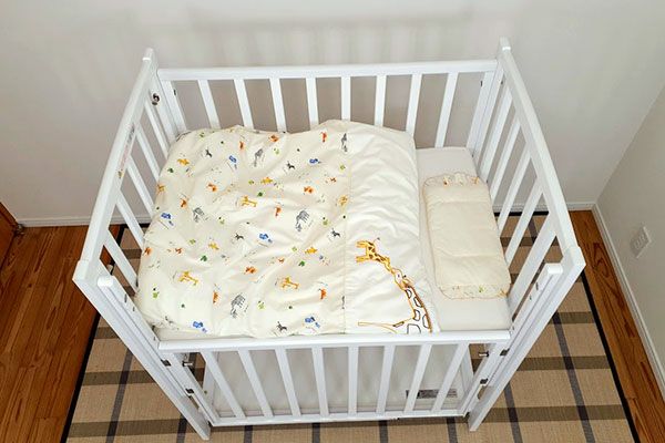 人気の製品 ミニベッド ツーオープン ナチュラル 国産 日本製 ベビー家具 コンパクト 赤ちゃん おしゃれ 抗菌 正規品